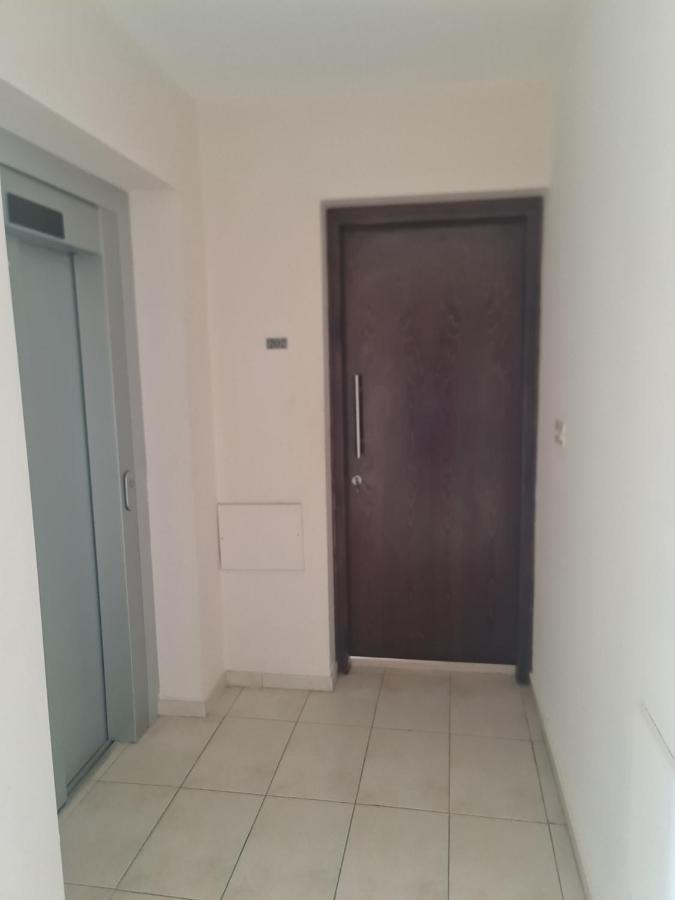 Top Floor 1 Bdrm Aprtrmnt Apartment Dromolaxia Exterior photo