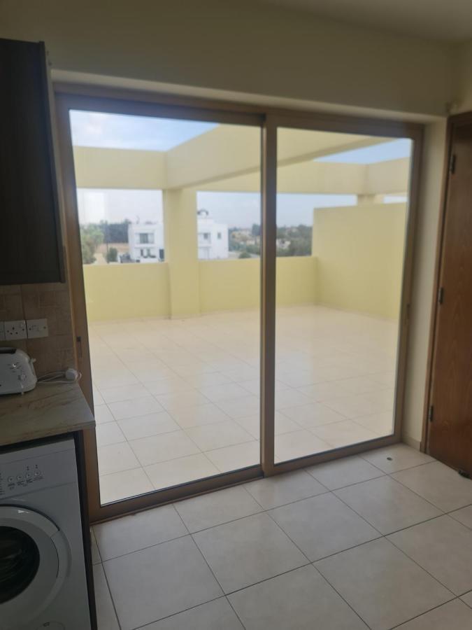 Top Floor 1 Bdrm Aprtrmnt Apartment Dromolaxia Exterior photo